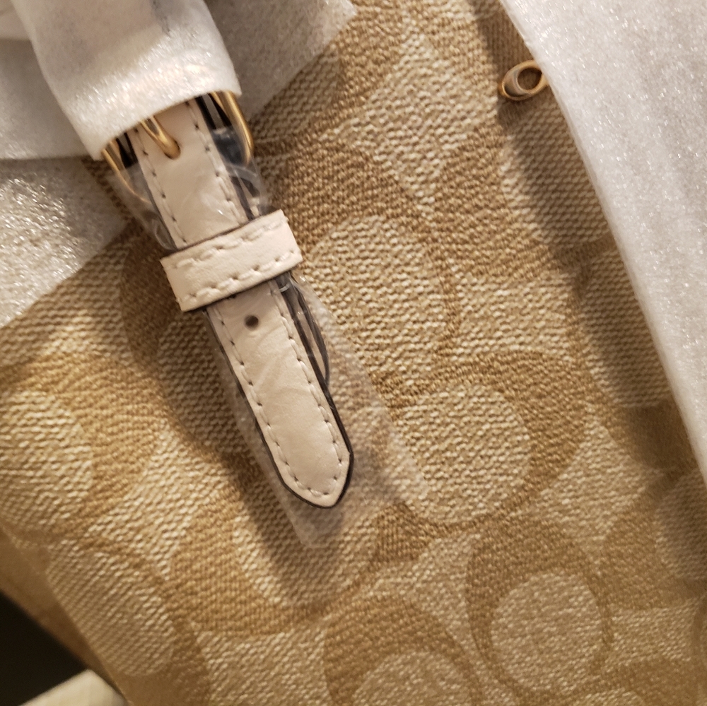 Coach purse - Picture 3 of 11